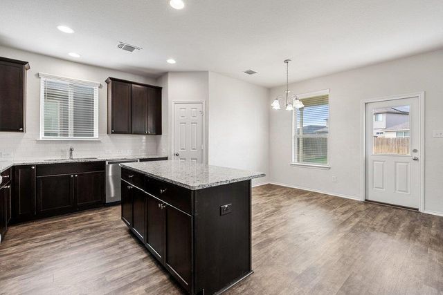 457 Bedford Falls LN, Jarrell, TX 76537