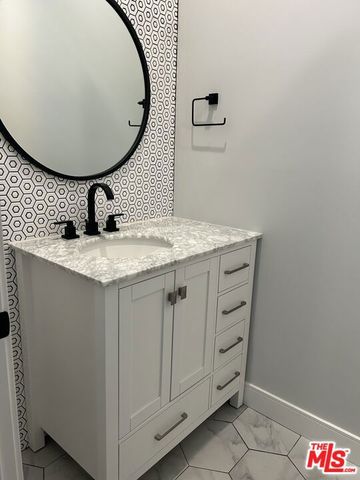 13928 Bessemer Street 1, Van Nuys (los Angeles), CA 91401