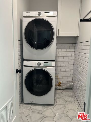 13928 Bessemer Street 1, Van Nuys (los Angeles), CA 91401