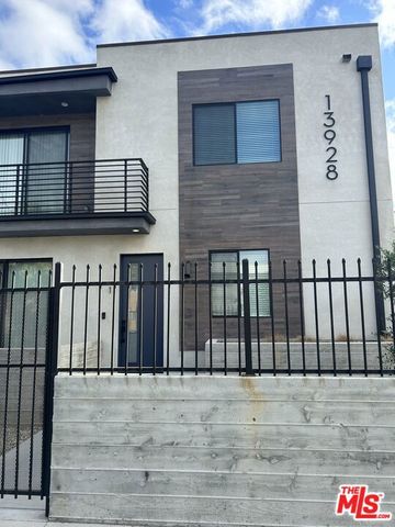 13928 Bessemer Street 1, Van Nuys (los Angeles), CA 91401