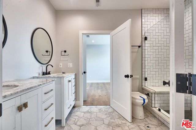 13928 Bessemer Street 1, Van Nuys (los Angeles), CA 91401