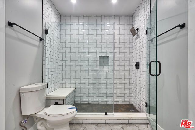 13928 Bessemer Street 1, Van Nuys (los Angeles), CA 91401