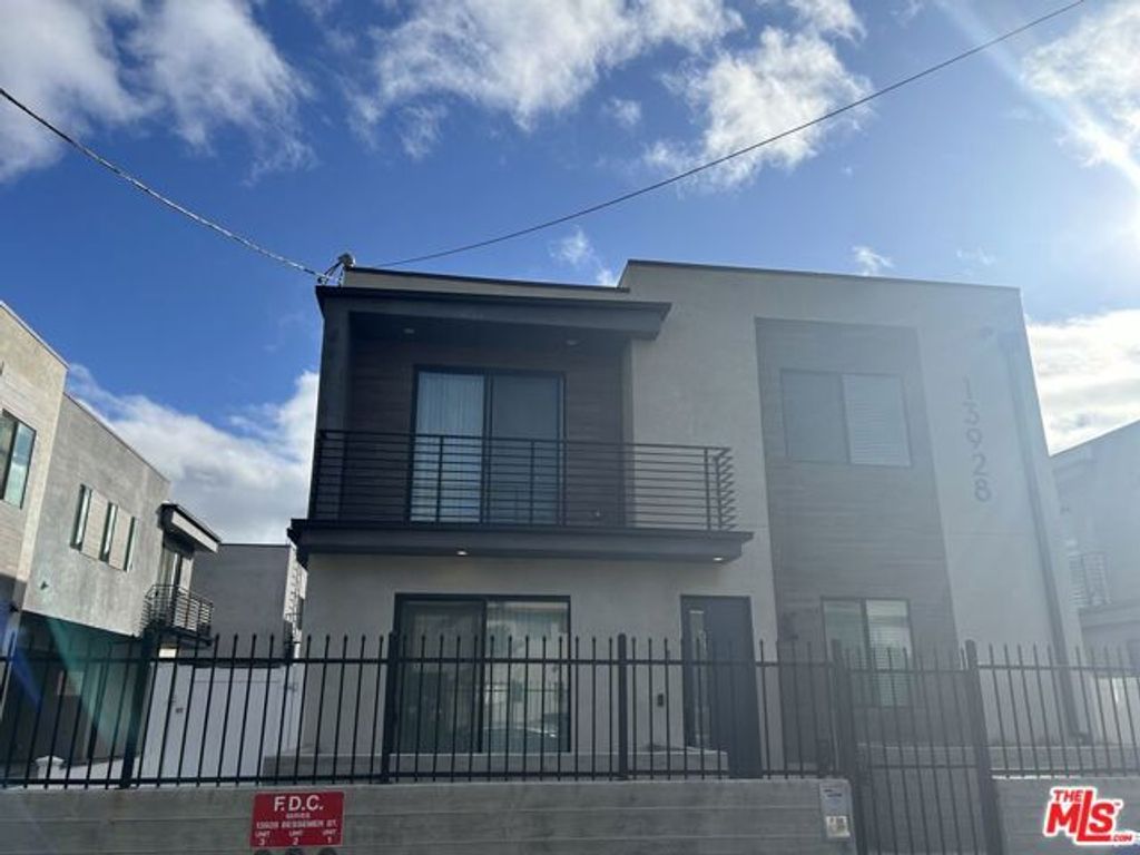 13928 Bessemer Street 1, Van Nuys (los Angeles), CA 91401