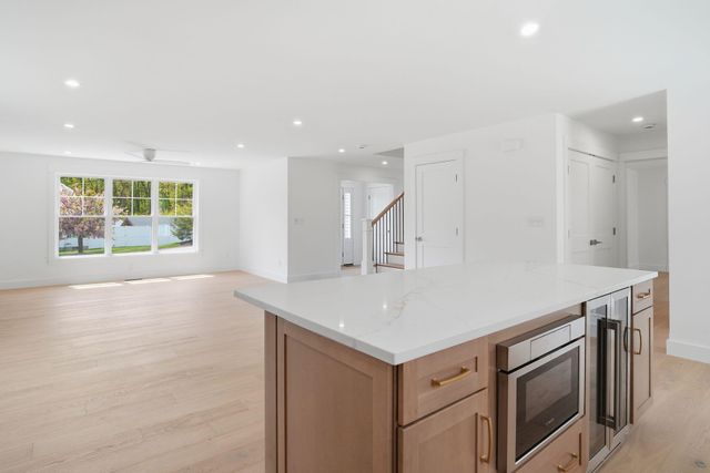 68 Farmington Road, Nashua, NH 03060