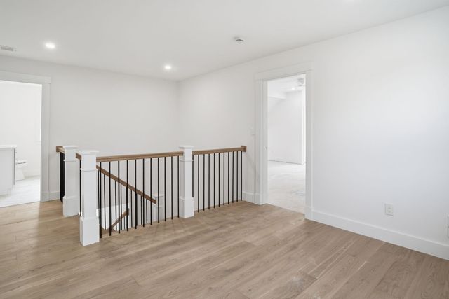 68 Farmington Road, Nashua, NH 03060