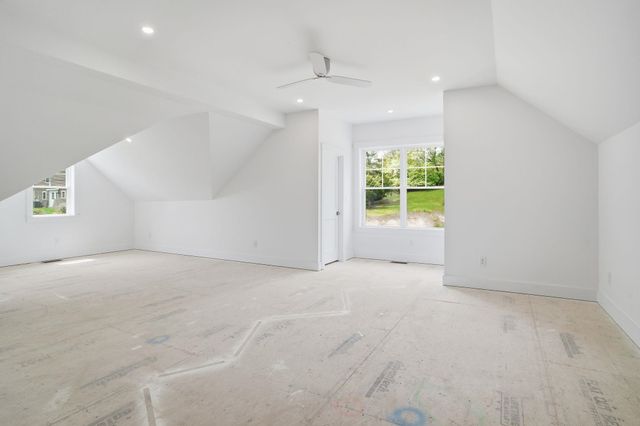 68 Farmington Road, Nashua, NH 03060