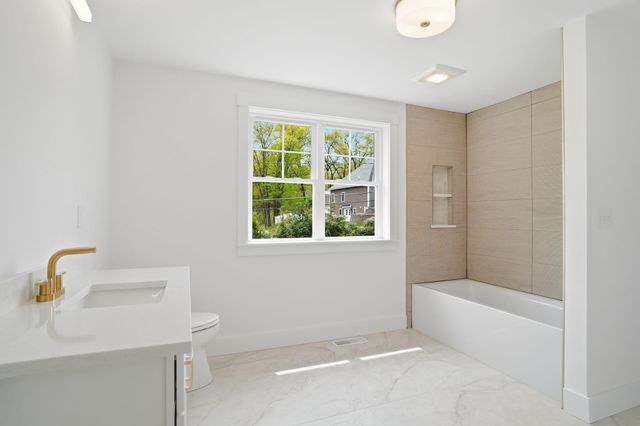 68 Farmington Road, Nashua, NH 03060