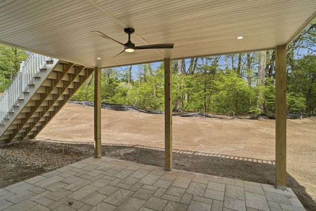 68 Farmington Road, Nashua, NH 03060