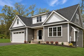 68 Farmington Road, Nashua, NH 03060