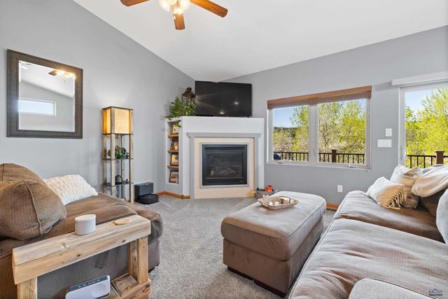 5221 KNOWLEDGE DR, Rapid City, SD 57702