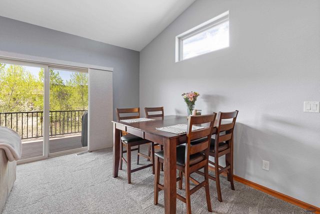 5221 KNOWLEDGE DR, Rapid City, SD 57702