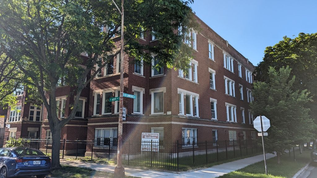 607 E 60th Street 2F, Chicago, IL 60637