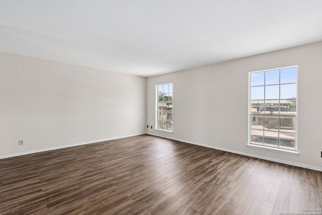 7500 Callaghan Rd Apt 222, San Antonio, TX 78229