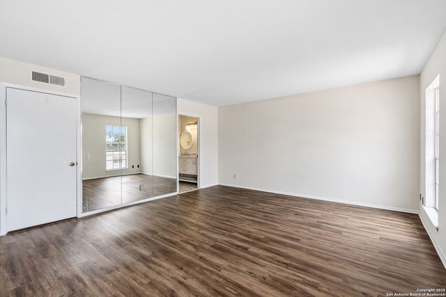 7500 Callaghan Rd Apt 222, San Antonio, TX 78229