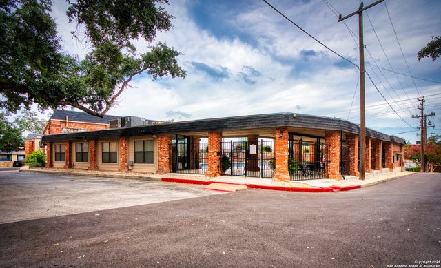 7500 Callaghan Rd Apt 222, San Antonio, TX 78229