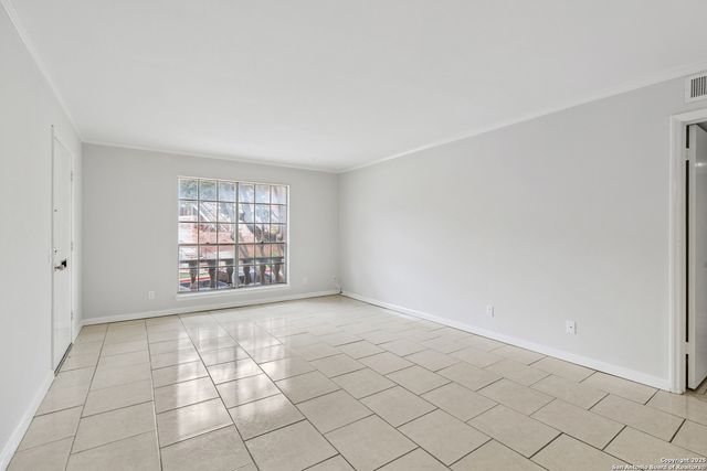 7500 Callaghan Rd Apt 222, San Antonio, TX 78229