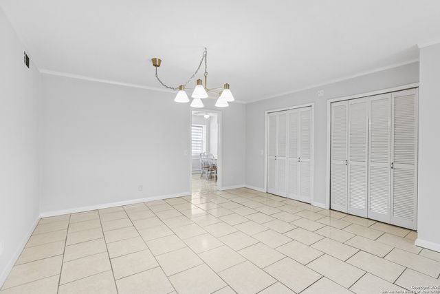 7500 Callaghan Rd Apt 222, San Antonio, TX 78229