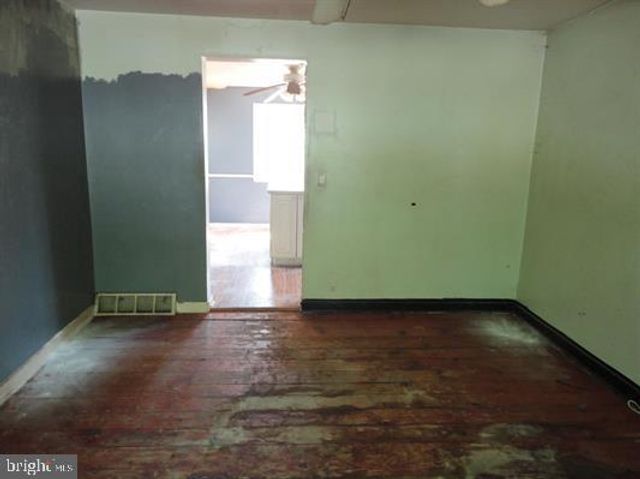 28 MAIN ST, Bridgeton, NJ 08302