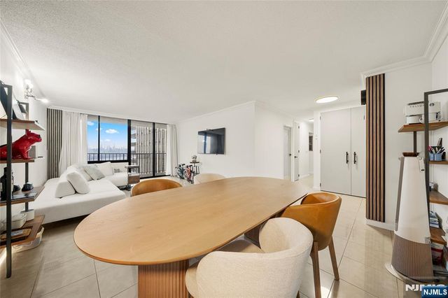 200 Winston Drive 2110, Cliffside Park, NJ 07010