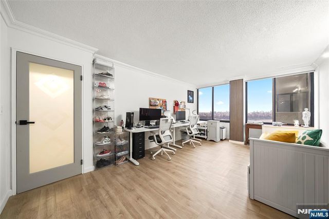 200 Winston Drive 2110, Cliffside Park, NJ 07010