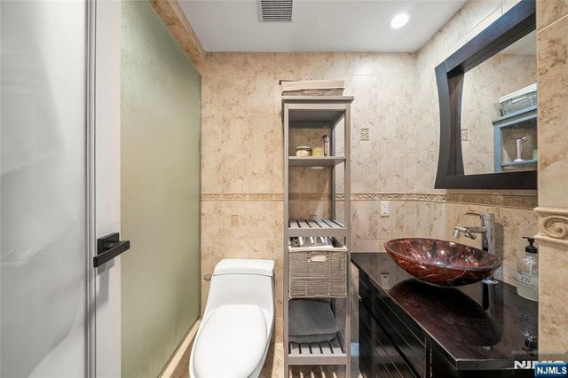 200 Winston Drive 2110, Cliffside Park, NJ 07010