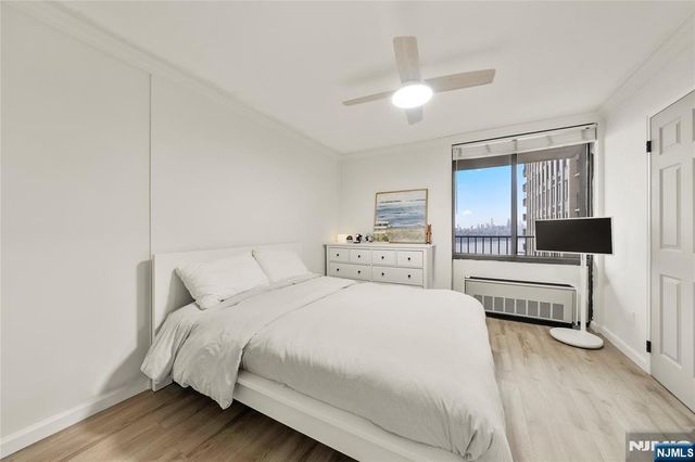 200 Winston Drive 2110, Cliffside Park, NJ 07010