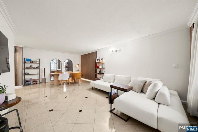 200 Winston Drive 2110, Cliffside Park, NJ 07010