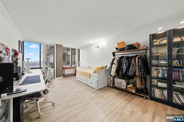 200 Winston Drive 2110, Cliffside Park, NJ 07010