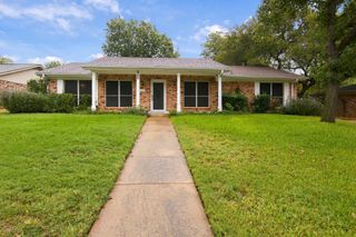 408 Englewood Lane, Hurst, TX 76053