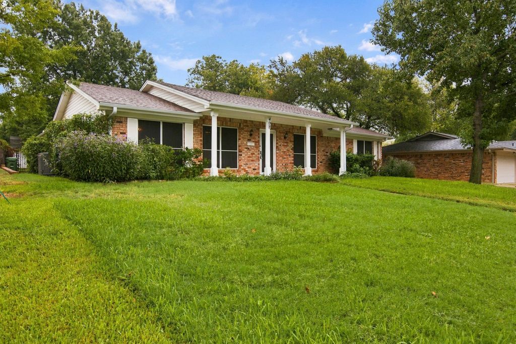 408 Englewood Lane, Hurst, TX 76053 — photo 2