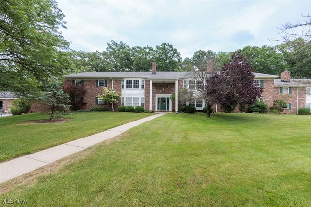 7030 Carriage Hill Drive 202, Brecksville, OH 44141