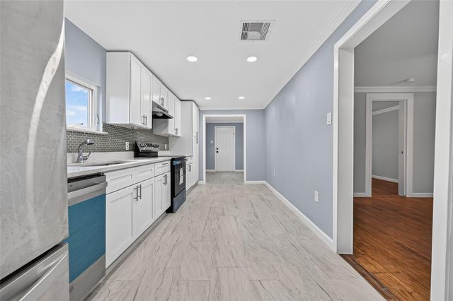 4715 Chapman Street, Houston, TX 77009