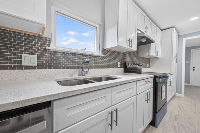 4715 Chapman Street, Houston, TX 77009