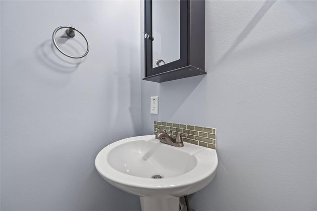 4715 Chapman Street, Houston, TX 77009