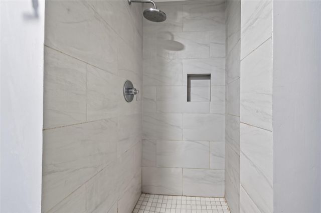 4715 Chapman Street, Houston, TX 77009