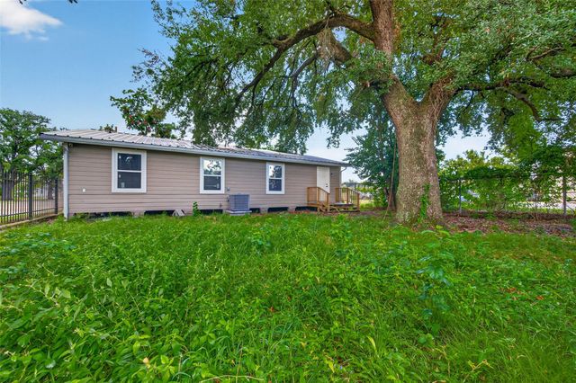 4715 Chapman Street, Houston, TX 77009