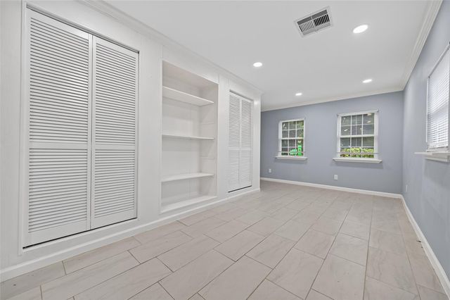 4715 Chapman Street, Houston, TX 77009