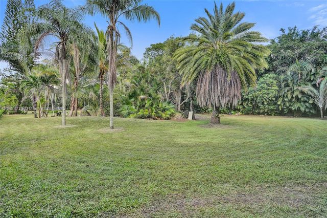 14270 SW 20th Street, Davie, FL 33325