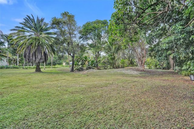 14270 SW 20th Street, Davie, FL 33325