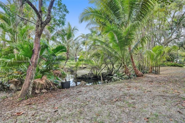 14270 SW 20th Street, Davie, FL 33325