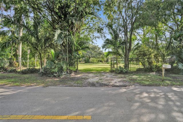 14270 SW 20th Street, Davie, FL 33325