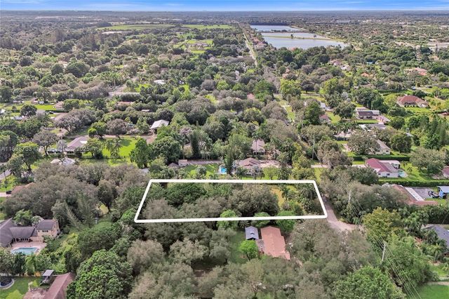 14270 SW 20th Street, Davie, FL 33325