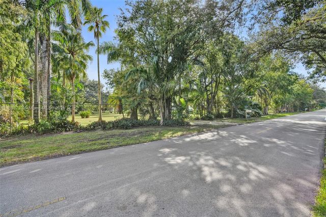 14270 SW 20th Street, Davie, FL 33325