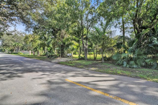 14270 SW 20th Street, Davie, FL 33325