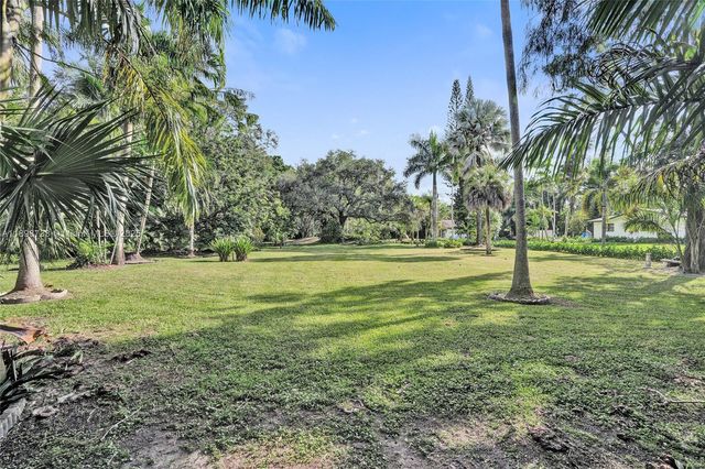 14270 SW 20th Street, Davie, FL 33325