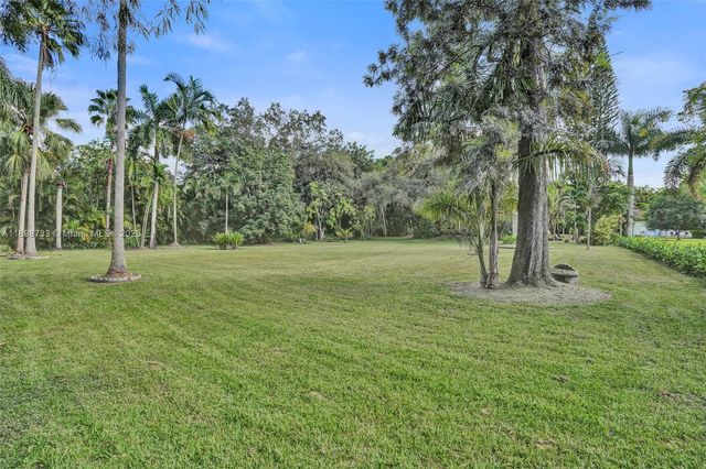 14270 SW 20th Street, Davie, FL 33325