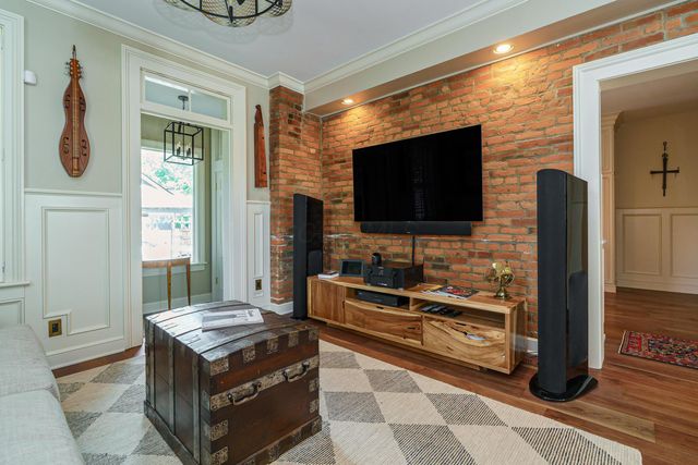 33 E Frankfort Street, Columbus, OH 43206