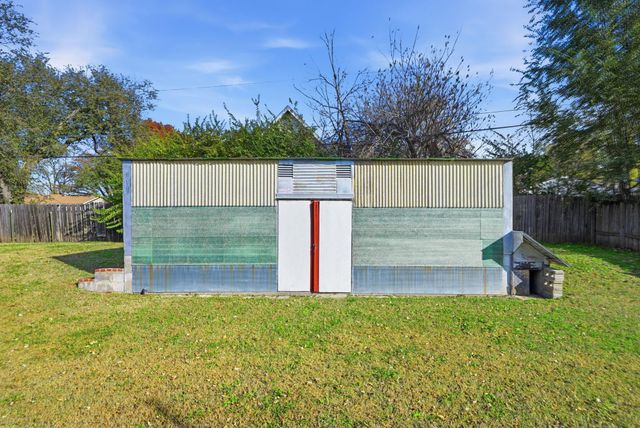 6538 N Longmont St, Park City, KS 67219