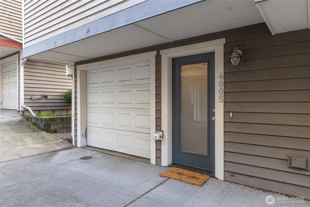 4005 7th Avenue NE, Seattle, WA 98105