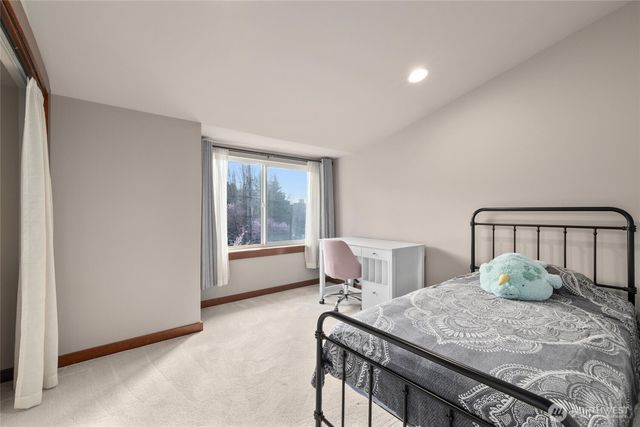 4005 7th Avenue NE, Seattle, WA 98105